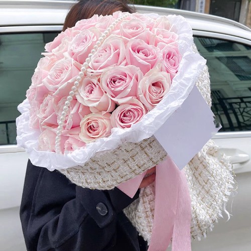 男人送女人粉色玫瑰花是什么意思？